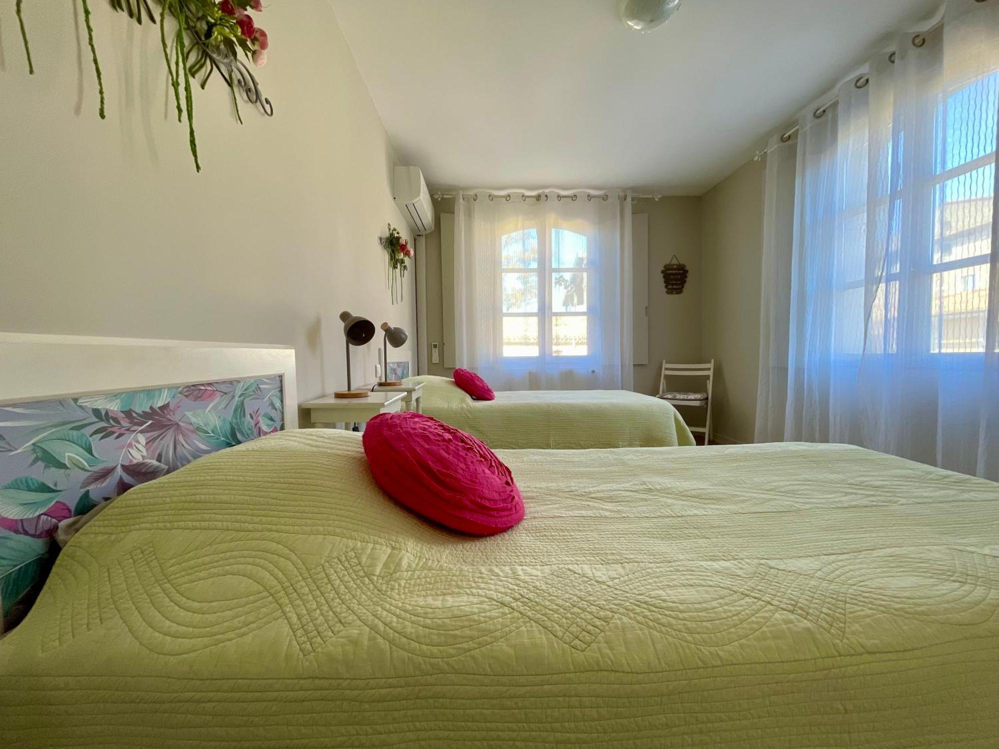 Cote Cite Appartements - Parking Prive - 100M Cite Medievale Carcassonne Quarto foto